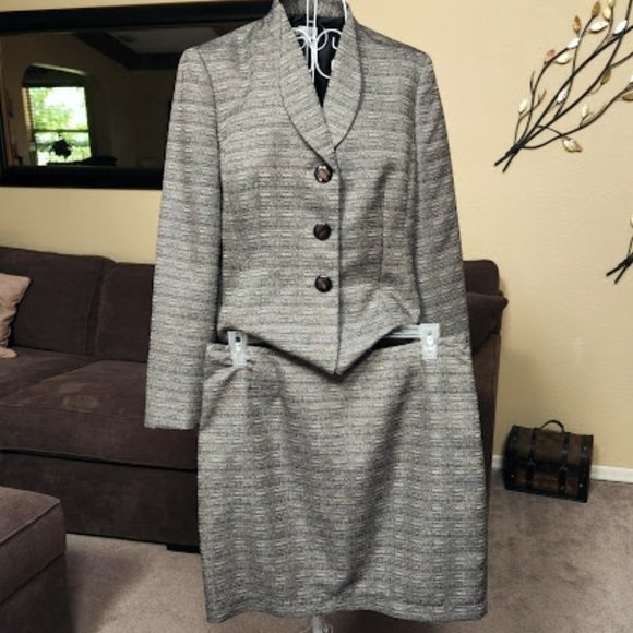 NWT Le Suit sz 12 two piece black blend suit blazer and skirt - Picture 2 of 7